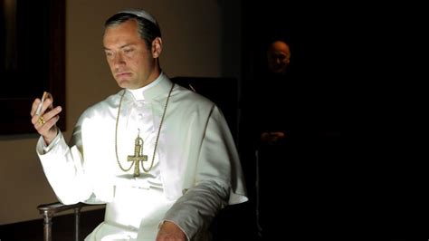 the young pope staffel 01 ddl dubbed  The Young Pope Season 1 Two-time Oscar (R)-nominee Jude Law stars in this 10-episode limited series about a radical new Pope